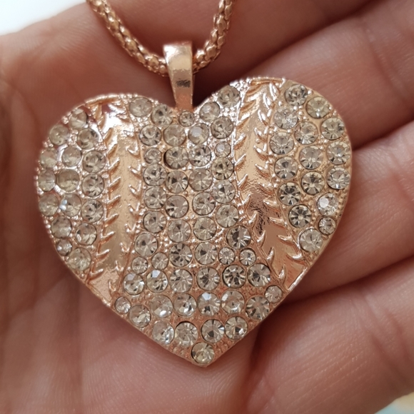 Betsey Johnson Style Necklace Heart Crystal Pendant Chain - Picture 3 of 10